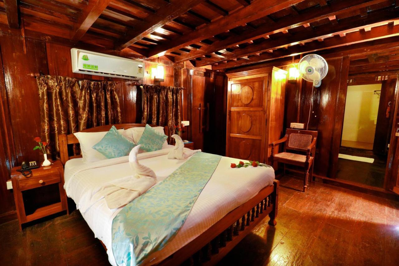 Alappuzha Triveny River Palace酒店 外观 照片