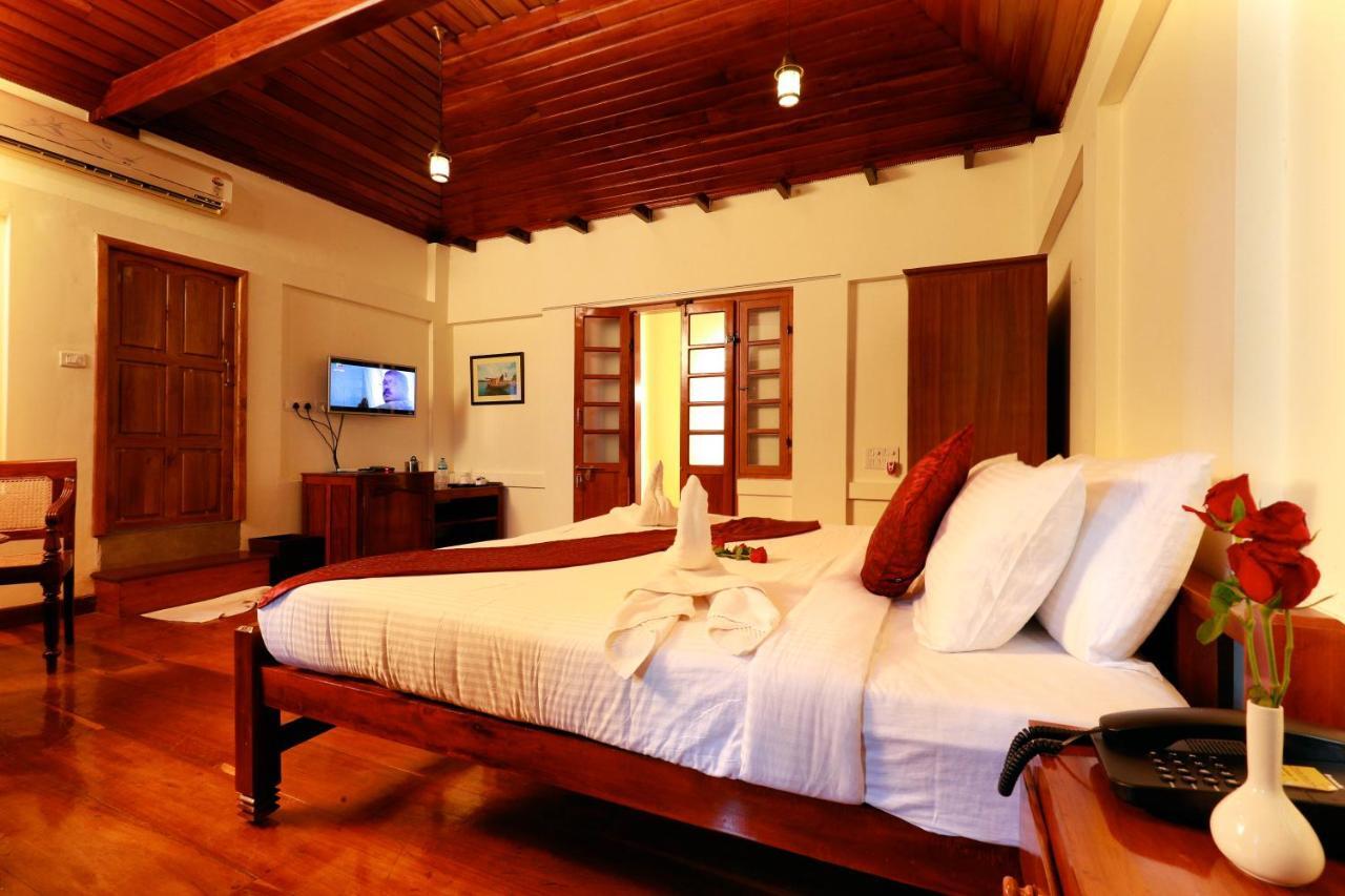 Alappuzha Triveny River Palace酒店 外观 照片