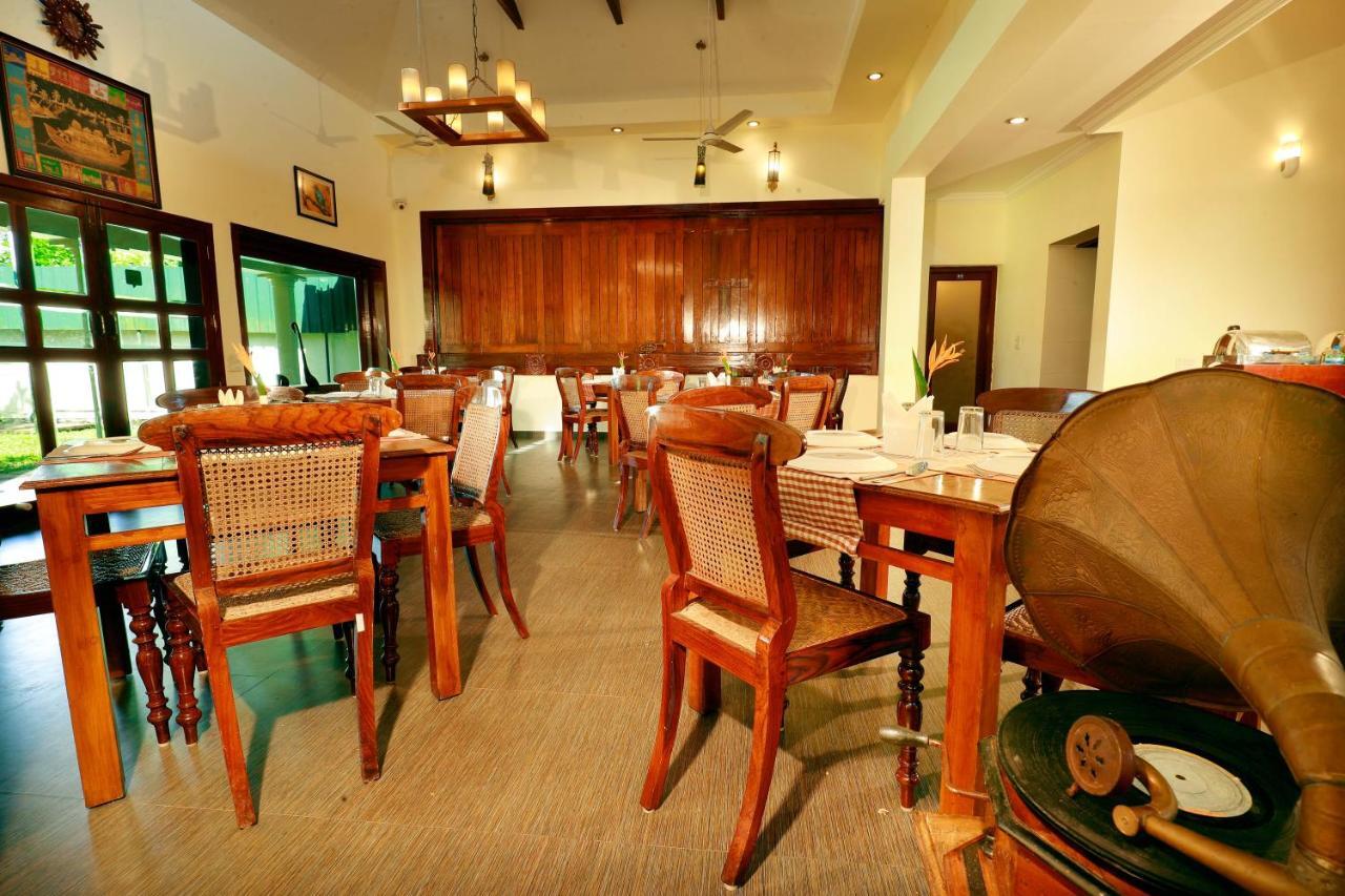 Alappuzha Triveny River Palace酒店 外观 照片